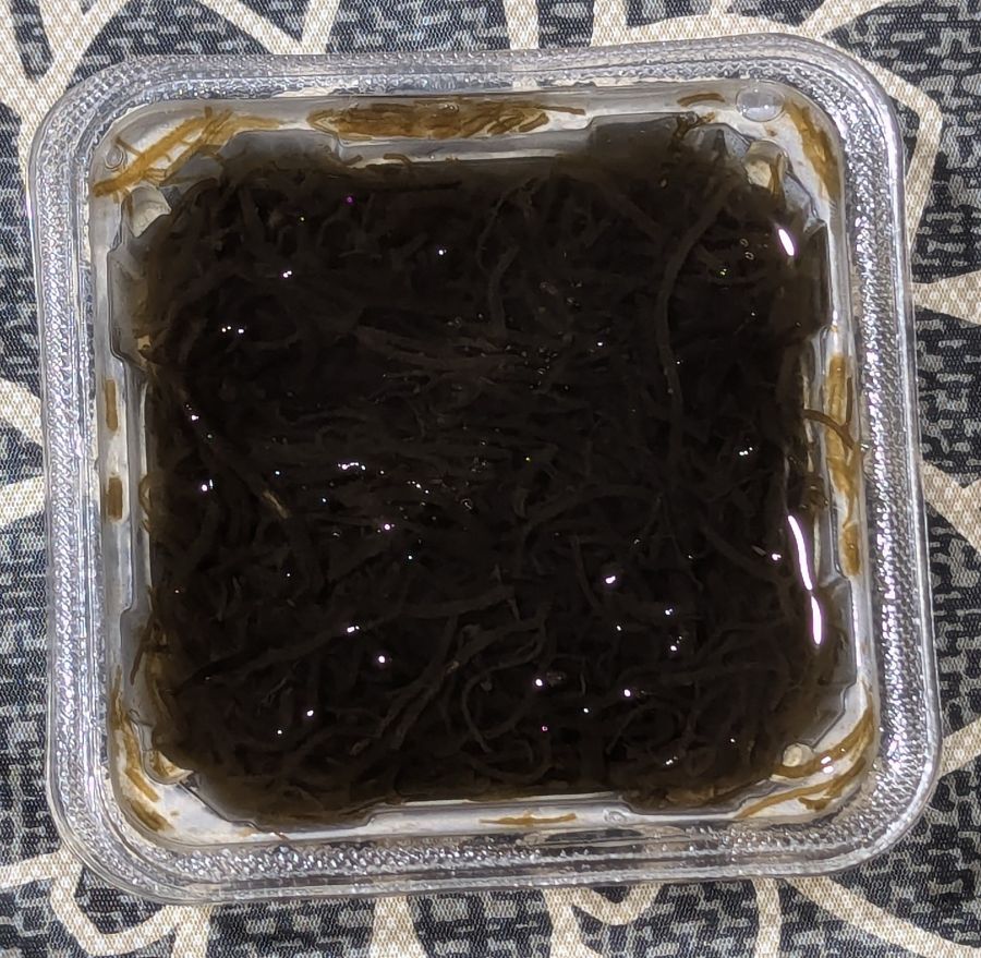 もずく黒酢入中身