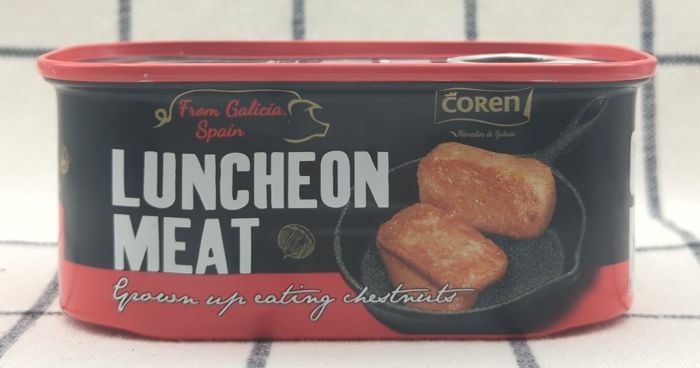 くり豚ランチョンミートの缶詰を側面から撮影1