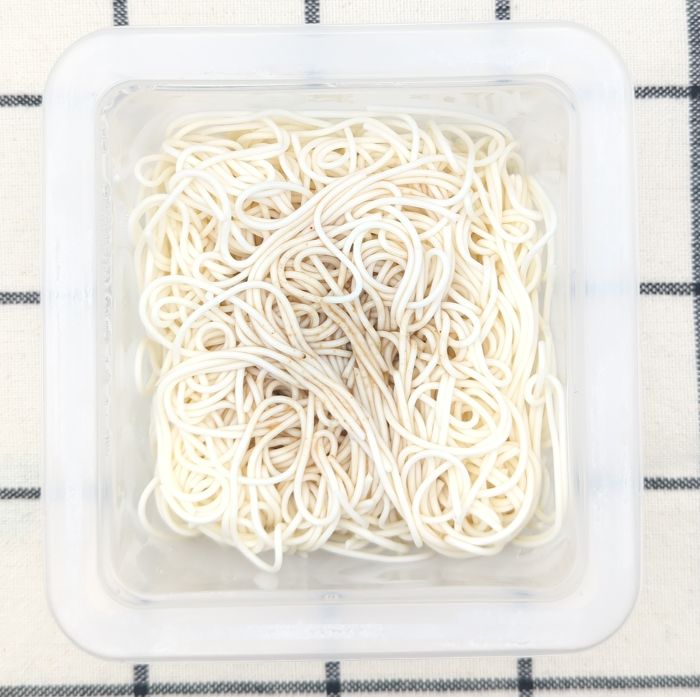「とうふそうめん風 ごまつゆ付き」の中身(つゆを入れて混ぜた状態)