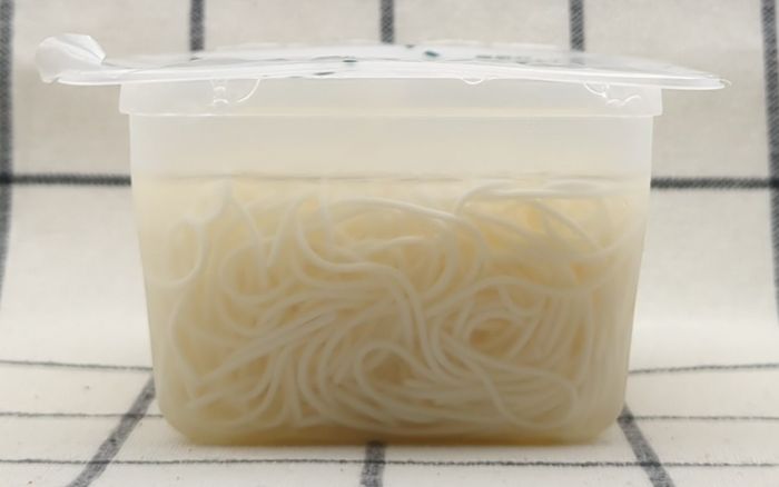 「とうふそうめん風 ごまつゆ付き」のパックの側面1
