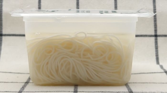 「とうふそうめん風 ごまつゆ付き」のパックの側面2