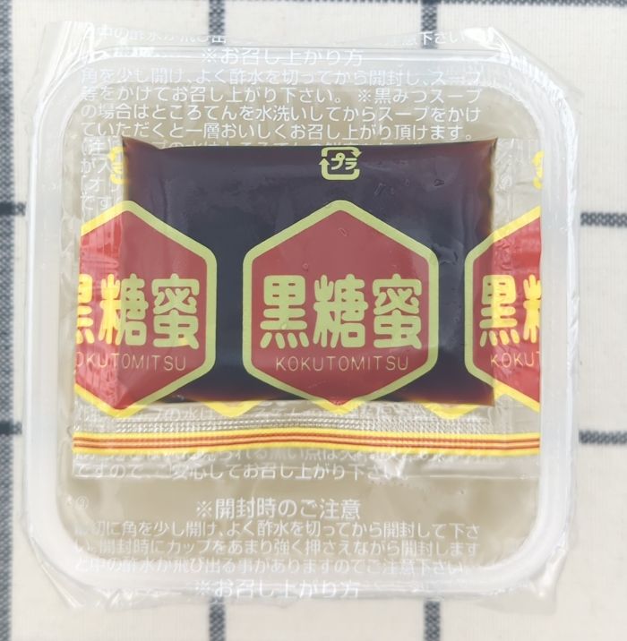 ところてん(黒みつ付き)のパックとソース