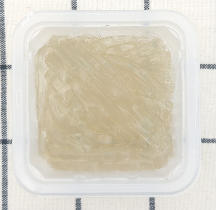ところてんのパック中身(水切り後の状態)