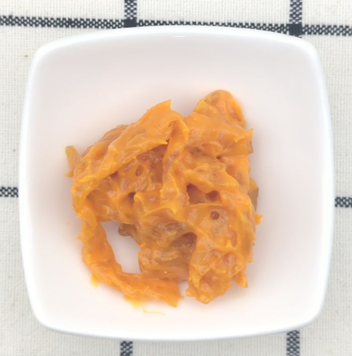 「うにくらげ」をお皿に盛り付け